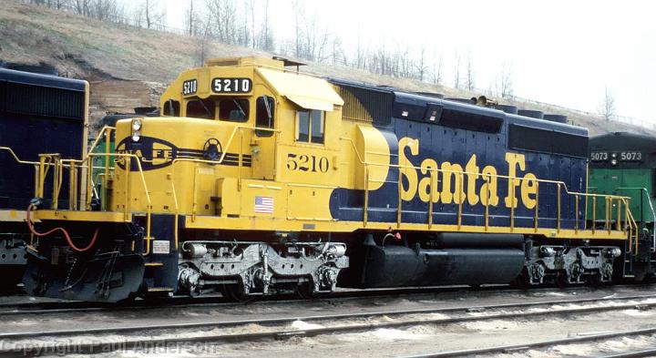 ATSF 5210 - SD40-2.jpg